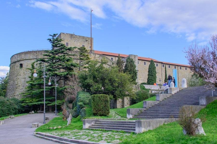 M'S Residences Maiolica Триест Екстериор снимка